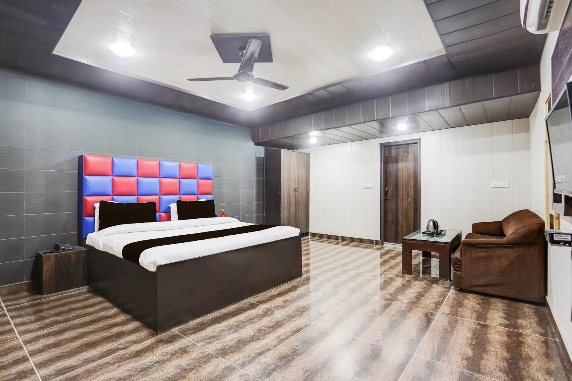 Super Townhouse Haibowal Chowk Лудхиана Экстерьер фото