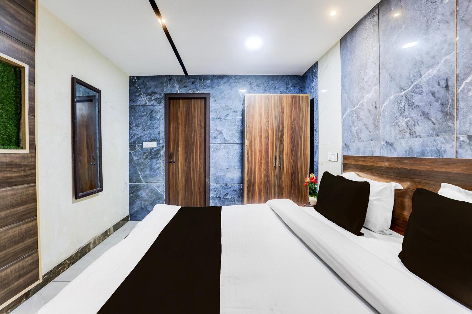 Super Townhouse Haibowal Chowk Лудхиана Экстерьер фото